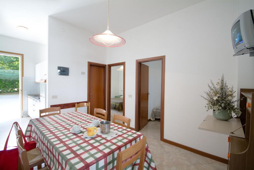 Condominio Brionetta Бибионе Экстерьер фото