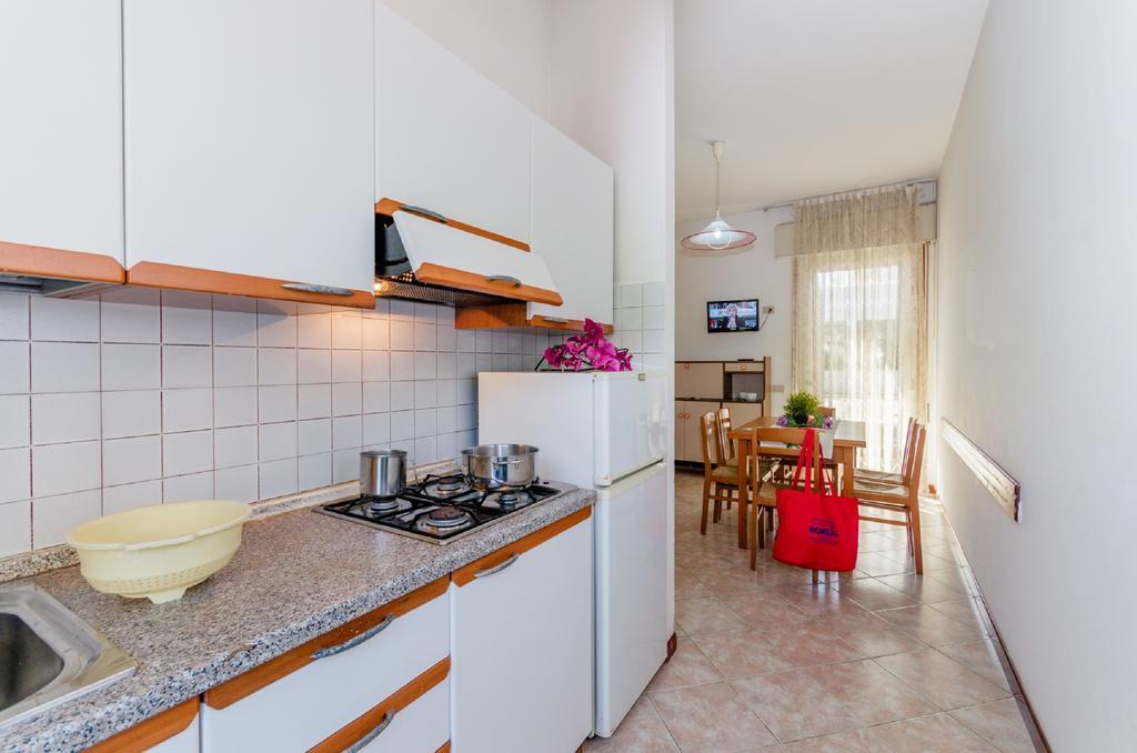 Condominio Brionetta Бибионе Экстерьер фото