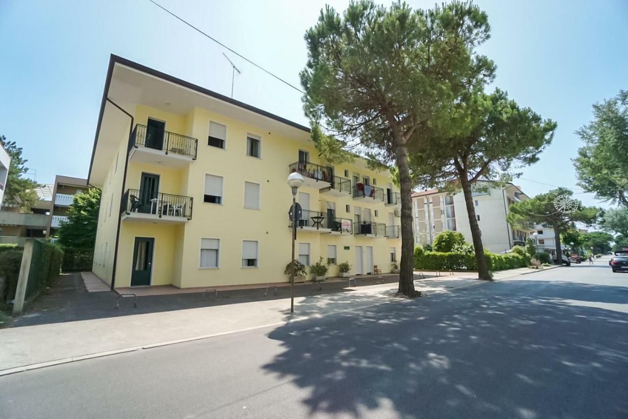 Condominio Brionetta Бибионе Экстерьер фото